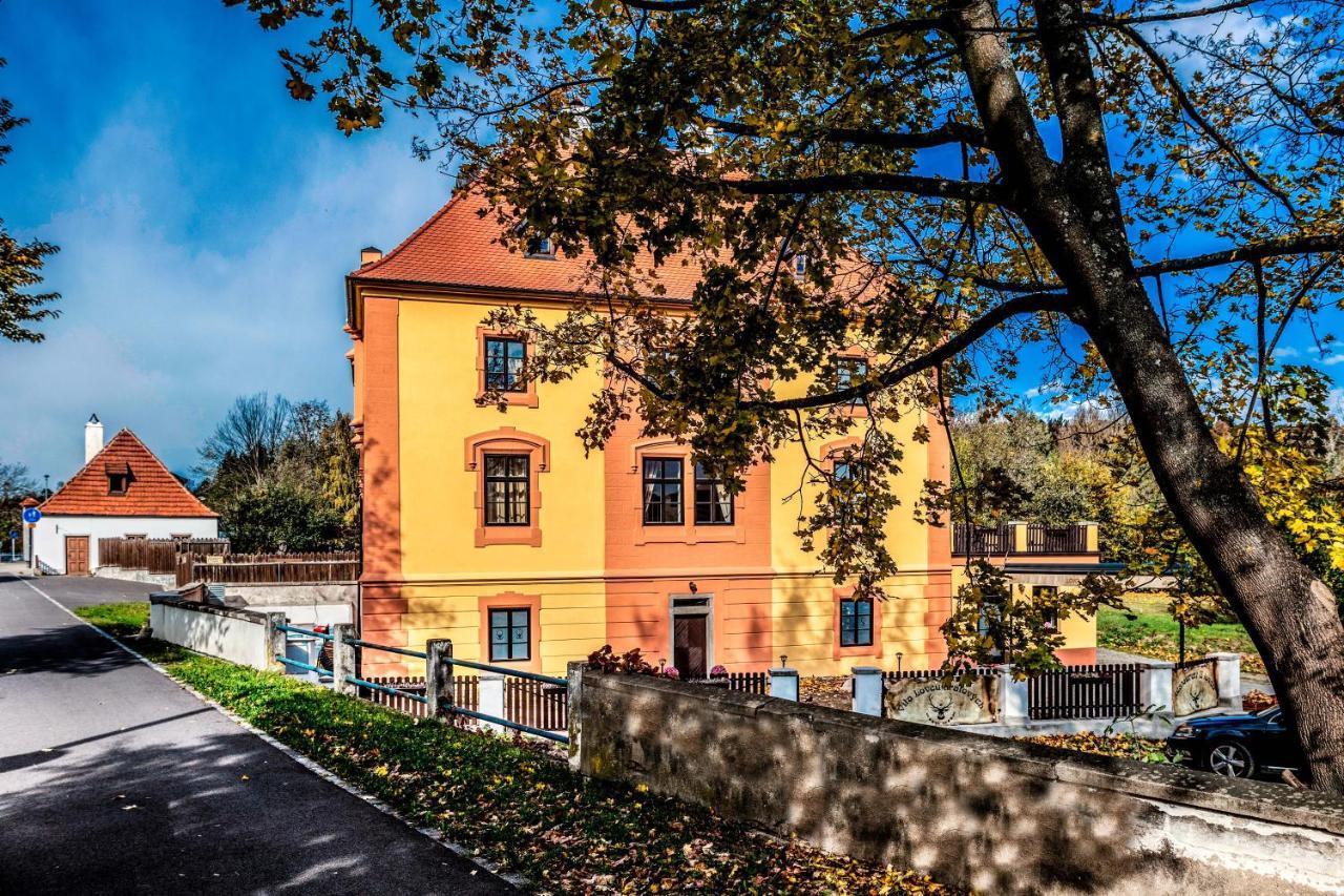 Vila Lovcu Kralovych Cesky Krumlov Exterior photo